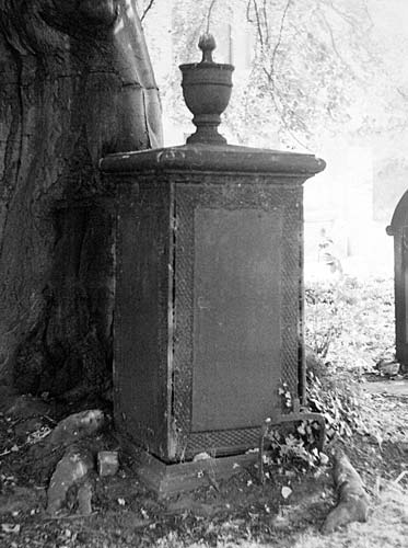 Iron tomb of John Hazledine, Bridgnorth
